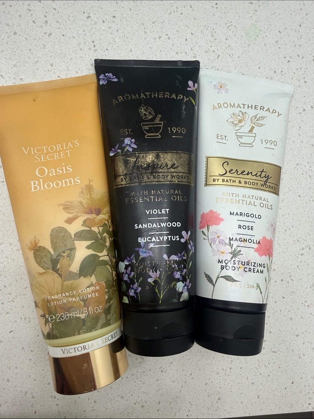Bath & Body Works Aromatherapy Violet Sandalwood Eucalyptus Body Cream - Black